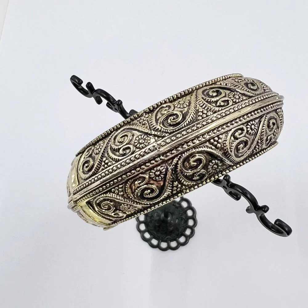 Beautiful Antiqued Gold Tone Hinged Filigree Bangle Bracelet - Picture 8 of 8